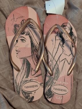 Havaianas Disney Sleeping Beauty Aurora Flip Flops, Limited Edition! Brand New.